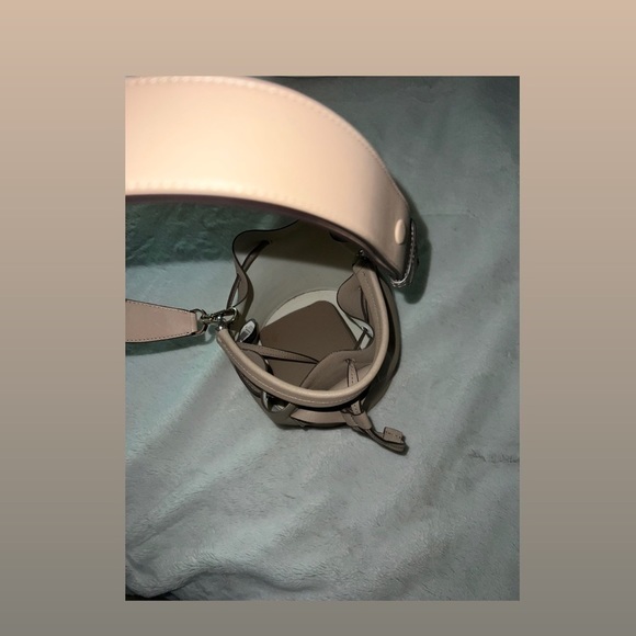 -Mark Jacob bucket bag with shoulder strap/ coin wallet - amazing conditi… - Picture 7 of 7